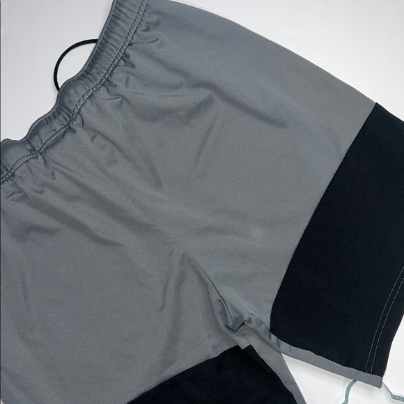 Nike Men's Gray and Black Athletic Shorts - Picture 8 of 8